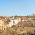 Apartment Confort, Terrasse, Aux Pieds Du Metro Valmy *